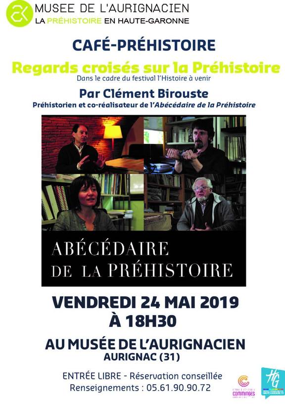 3 personnes, personnes assises et texte